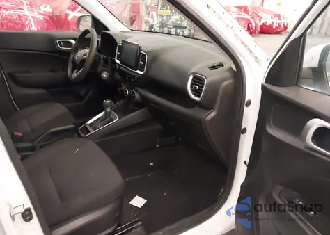 2021 Hyundai Venue Se z USA, uszkodzony, nr VIN KMHRB8A3XMU076053